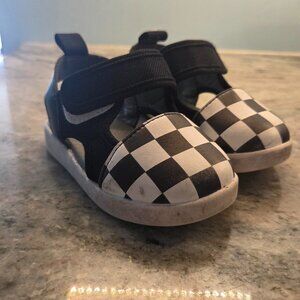 ikiki Sneaks Checkerboard Sandals for Toddlers Size 6